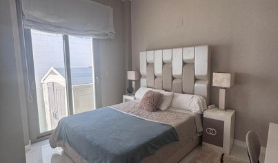 Herverkoop - Villa -
Villamartín - PAU 8