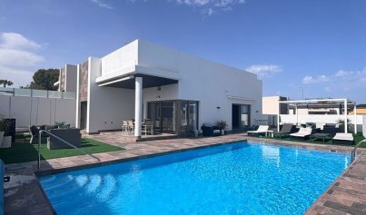 Herverkoop - Villa -
Villamartín - PAU 8