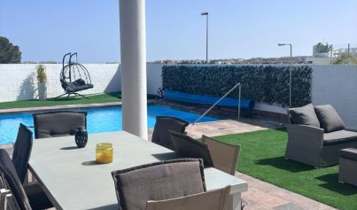 Herverkoop - Villa -
Villamartín - PAU 8