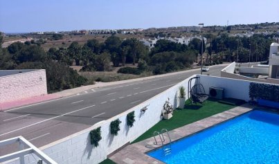 Herverkoop - Villa -
Villamartín - PAU 8