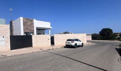 Herverkoop - Villa -
Villamartín - PAU 8