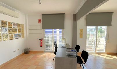 Resale - Commercial -
Orihuela Costa - Playa Flamenca