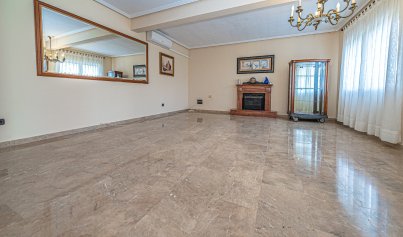 Resale - Villa -
Torrevieja - El Chaparral