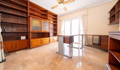 Resale - Villa -
Torrevieja - El Chaparral