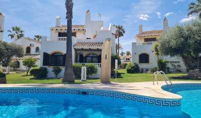 Resale - Villa -
Villamartín - Villamartin