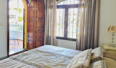 Resale - Villa -
Villamartín - Villamartin