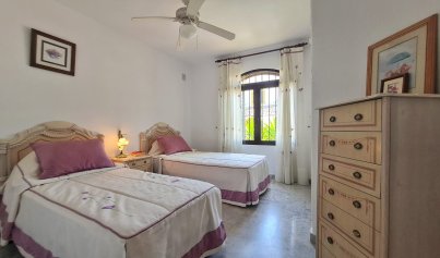 Resale - Villa -
Villamartín - Villamartin