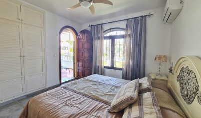 Resale - Villa -
Villamartín - Villamartin