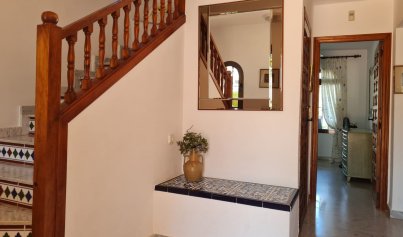 Resale - Villa -
Villamartín - Villamartin