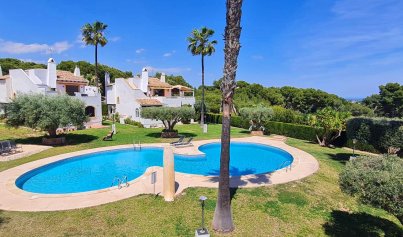Resale - Villa -
Villamartín - Villamartin