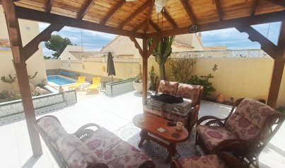 Resale - Villa -
Villamartín - El Presidente