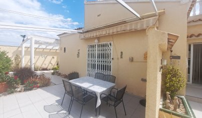 Resale - Villa -
Villamartín - El Presidente