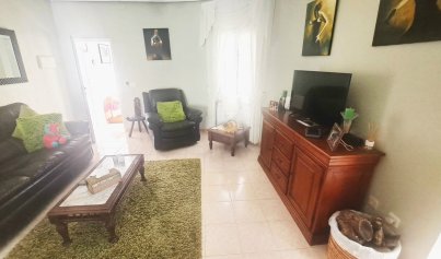 Resale - Villa -
Villamartín - El Presidente