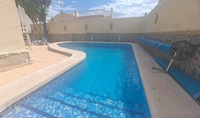 Resale - Villa -
Villamartín - El Presidente