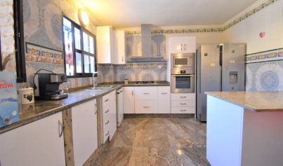 Resale - Villa -
Orihuela Costa - Villamartin