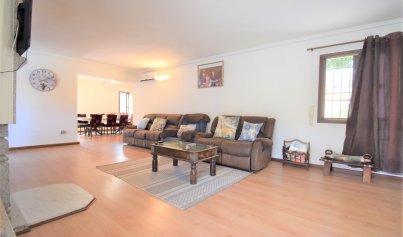 Resale - Villa -
Orihuela Costa - Villamartin