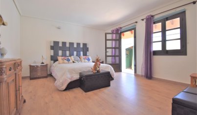 Resale - Villa -
Orihuela Costa - Villamartin