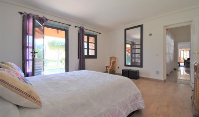 Resale - Villa -
Orihuela Costa - Villamartin