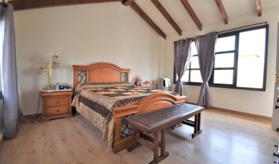 Resale - Villa -
Orihuela Costa - Villamartin
