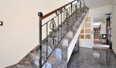 Resale - Villa -
Orihuela Costa - Villamartin