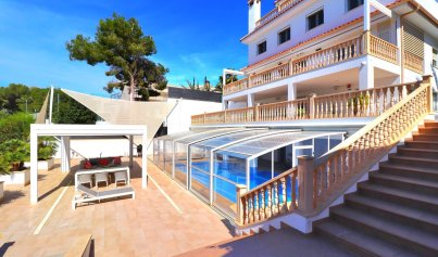 Resale - Villa -
Orihuela Costa - Campoamor
