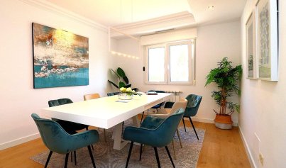 Resale - Villa -
Orihuela Costa - Campoamor