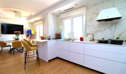 Resale - Villa -
Orihuela Costa - Campoamor