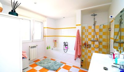 Resale - Villa -
Orihuela Costa - Campoamor