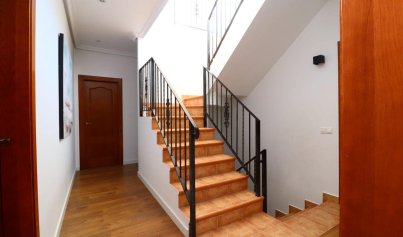 Resale - Villa -
Orihuela Costa - Campoamor