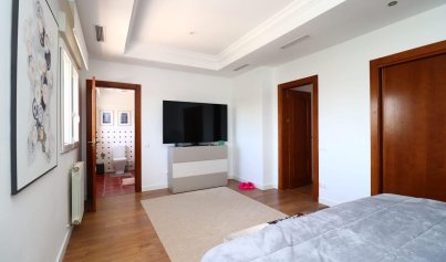 Resale - Villa -
Orihuela Costa - Campoamor