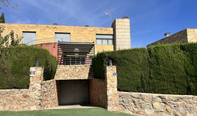 Resale - Villa -
Orihuela Costa - Dehesa de Campoamor