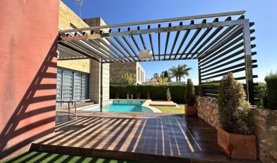 Resale - Villa -
Orihuela Costa - Dehesa de Campoamor