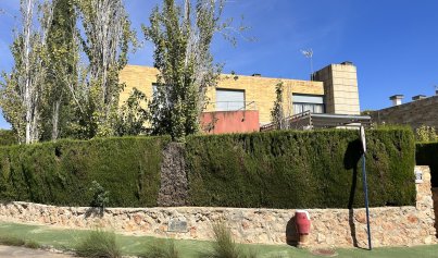Resale - Villa -
Orihuela Costa - Dehesa de Campoamor