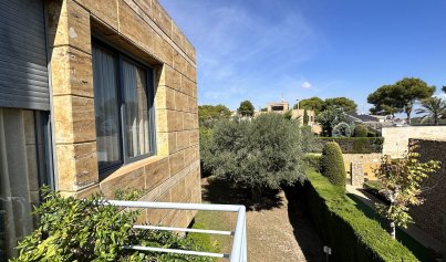Resale - Villa -
Orihuela Costa - Dehesa de Campoamor