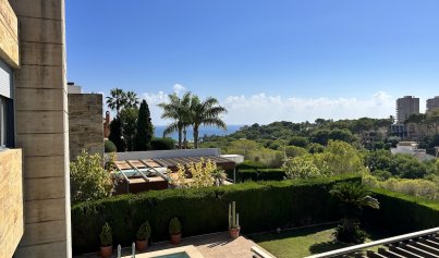 Resale - Villa -
Orihuela Costa - Dehesa de Campoamor