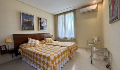 Resale - Villa -
Orihuela Costa - Dehesa de Campoamor