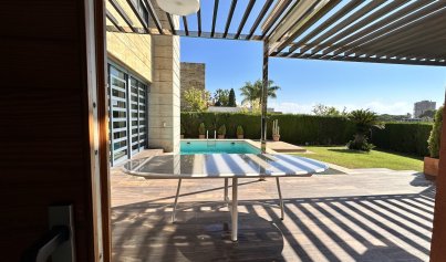 Resale - Villa -
Orihuela Costa - Dehesa de Campoamor