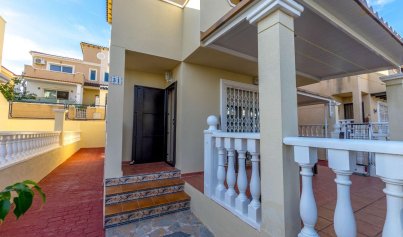 Resale - Villa -
Orihuela Costa - Villamartin