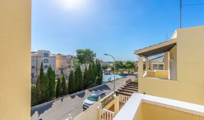 Resale - Villa -
Orihuela Costa - Villamartin
