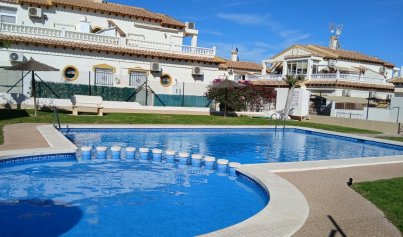 Herverkoop - Herenhuis -
Orihuela Costa