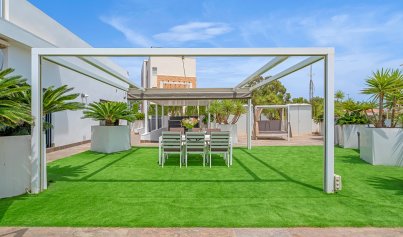 Resale - Villa -
Orihuela Costa - Villamartin