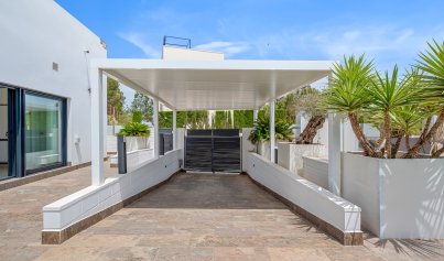 Resale - Villa -
Orihuela Costa - Villamartin