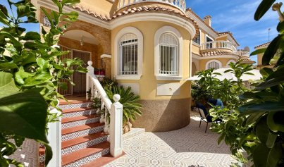 Resale - Villa -
Orihuela Costa - Villamartin