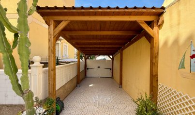 Resale - Villa -
Orihuela Costa - Villamartin