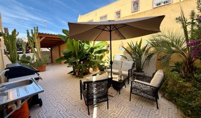 Resale - Villa -
Orihuela Costa - Villamartin