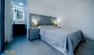 Resale - Villa -
Orihuela Costa - Villamartin