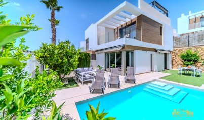Resale - Villa -
Orihuela Costa - Villamartin