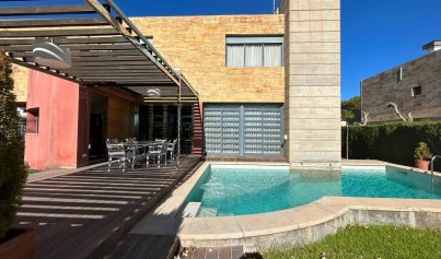 Resale - Villa -
Orihuela Costa - Dehesa de Campoamor