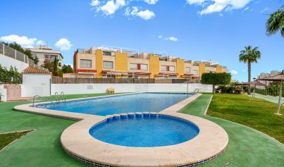 Resale - Townhouse -
Orihuela Costa - Villamartin