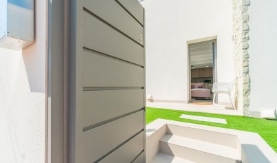 Resale - Villa -
Orihuela Costa - Villamartin Golf